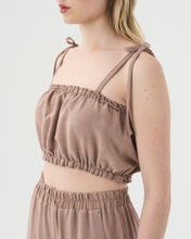 Charger l'image dans la galerie, Détails. Haut en lin pour femme. Pantalon taille élastique en lin pour femme.