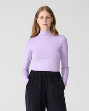 Charger l&#39;image dans la galerie, Wide black pants for women with elastic waist. DV. Lilac longsleeve turtleneck for women. 
