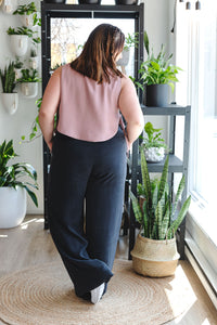 Wide black pants with elastic waistband for women. DS