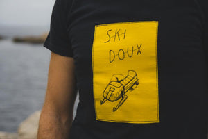 T-shirt à grande broderie surcyclée humoristique