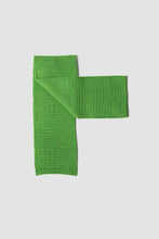 Charger l&#39;image dans la galerie, L&#39;écharpe LILI en laine mérinos extra fine, vert lime
