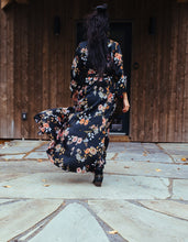 Charger l&#39;image dans la galerie, Sacred Cloth
